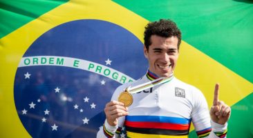 Henrique Avancini campeão Mundial de Mountain Bike XCM 2018. Photo: Guilherme.Rosindo, CC BY-SA 4.0, via Wikimedia Commons.
