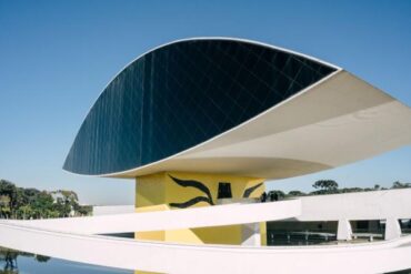 Museu Oscar Niemeyer (MON). Foto de Eliézer Fernandes.