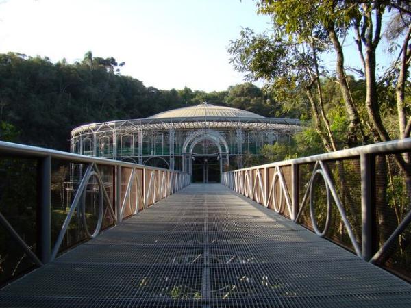 &Oacute;pera de Arame. Por KikoCorreia, Obra do pr&oacute;prio, CC BY-SA 2.5 br, Hiperliga&ccedil;&atilde;o.