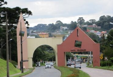 Santa Felicidade. DAR7 e Eloy Olindo Setti, CC BY-SA 4.0, via Wikimedia Commons.